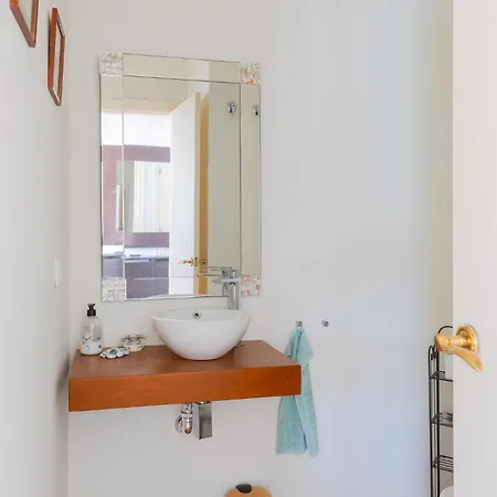 別荘 Luxury With Private Pool & Sea Views, ネルハ