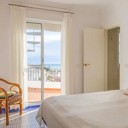 別荘 Luxury With Private Pool & Sea Views, ネルハ